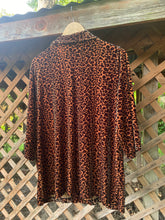 Load image into Gallery viewer, 1990’s cheetah velvet button up
