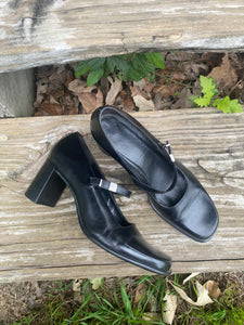 1990’s leather heeled Mary janes- size 8